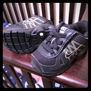 👶🏽 INFANT Nike Shox